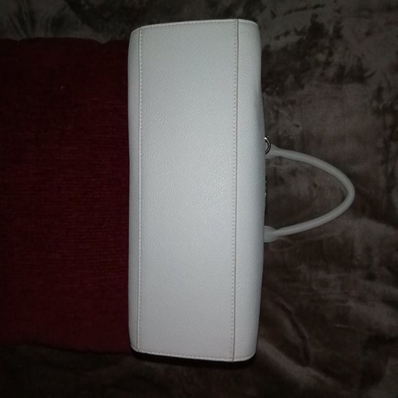 Guess Satchel - Picture 3 of 7